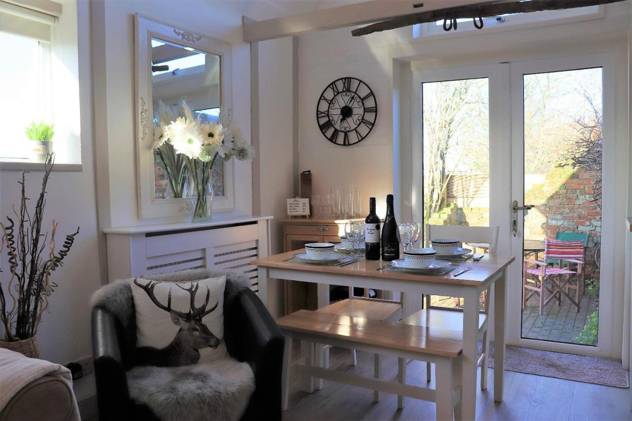 Beautiful Barn Conversion, 3 Bed, Hot Tub, Sauna, Gym, Enclosed Garden Ryde  Exteriör bild