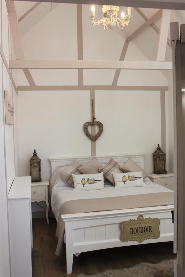 Beautiful Barn Conversion, 3 Bed, Hot Tub, Sauna, Gym, Enclosed Garden Ryde  Exteriör bild