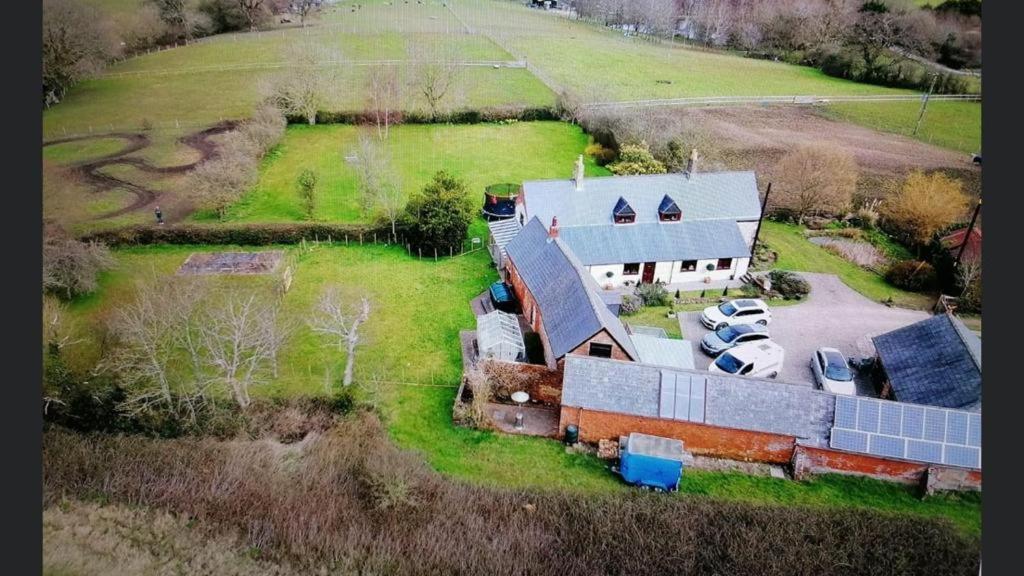 Beautiful Barn Conversion, 3 Bed, Hot Tub, Sauna, Gym, Enclosed Garden Ryde  Exteriör bild